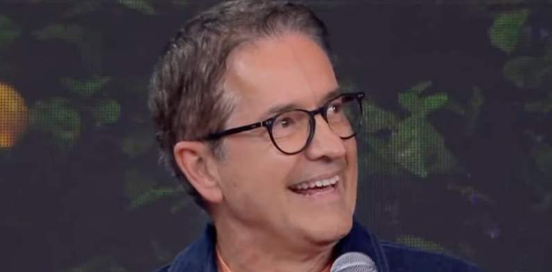 Fora da TV, Carlos Tramontina diz estar mais feliz: “Queria viajar mais”; veja vídeo