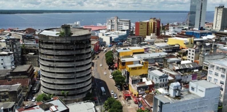 Edifício-garagem da Prefeitura de Manaus é arrematado em leilão público