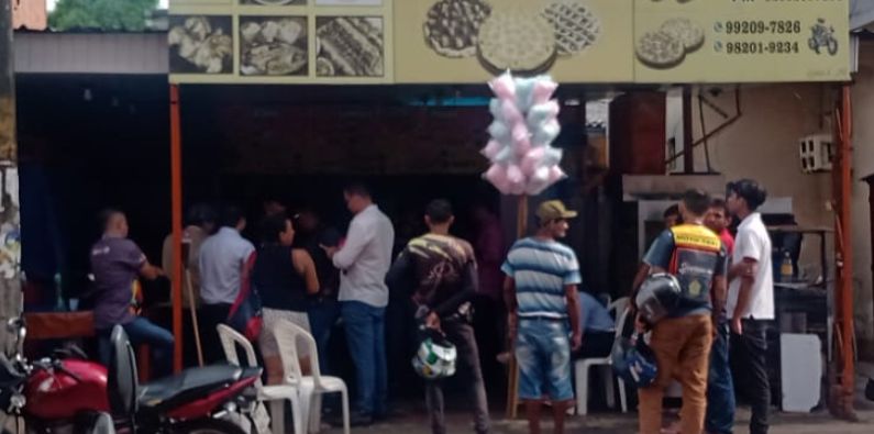 Urgente: venezuelano é assassinado a tiros dentro de restaurante no Lírio do Vale II
