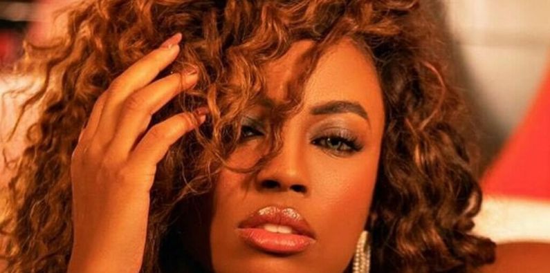 Ex-BBB Lumena recebe convite para ser jurada em reality de site pornográfico