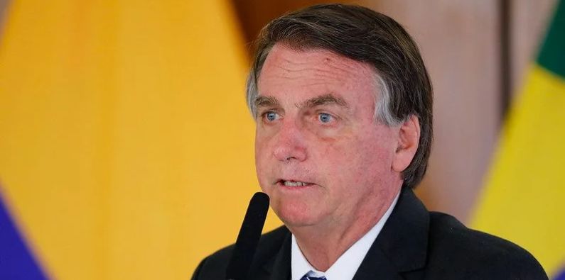Bolsonaro sanciona projeto que obriga planos a cobrirem tratamentos fora do rol taxativo da ANS