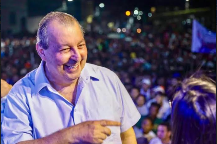 Omar Aziz dispara e lidera intenções de voto para o Senado Federal, enquanto Arthur Neto despenca