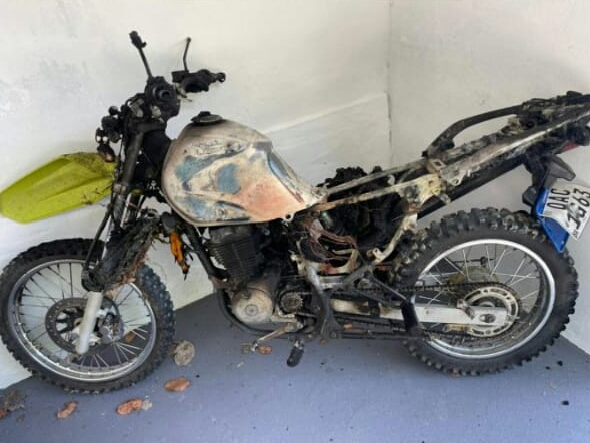 Tragédia: adolescente morre eletrocutada após moto encostar em fio de alta tensão em ramal