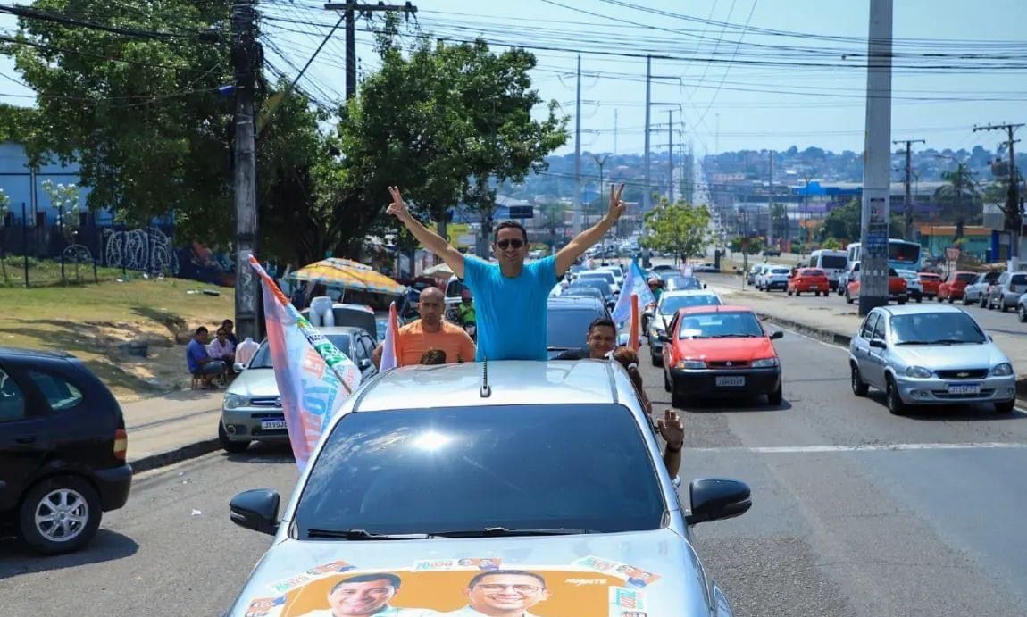 Carreata em apoio a Daniel Almeida invade as ruas de Manaus