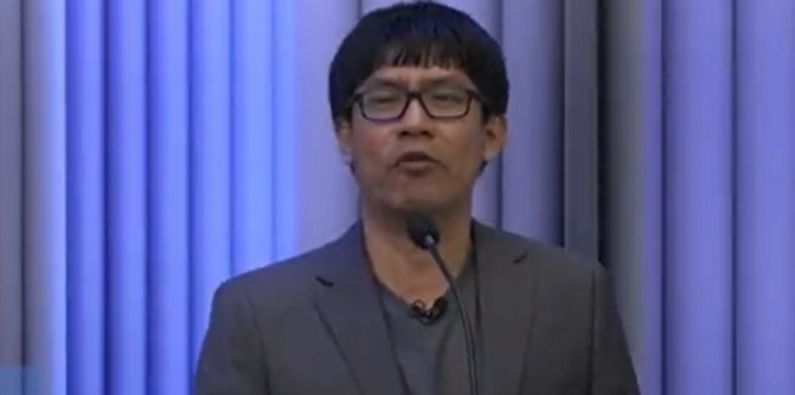 Israel Tuyuka viraliza e quebra internet após soltar palavrão durante debate ao vivo; veja vídeo