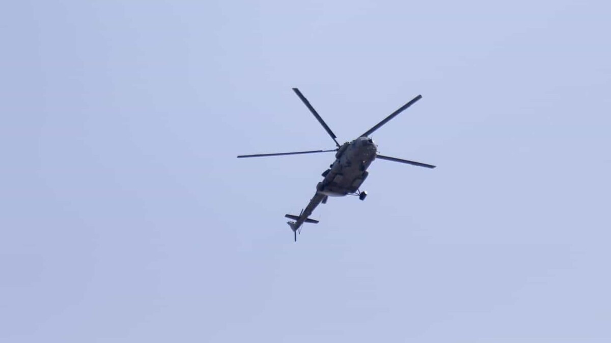 Helicóptero da Polícia Civil tomba no Campo de Marte