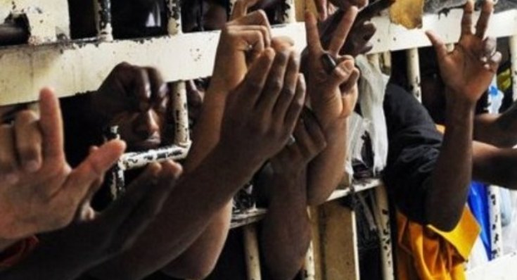 Governo Bolsonaro diminuiu 52,2% do auxílio para famílias de bandidos e começa a pagar para vítimas