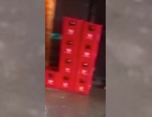 Urgente: homens são baleados em bar no bairro Jorge Teixeira; veja vídeos