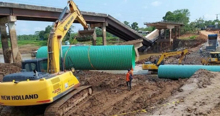 DNIT trabalha para que trânsito de veículos onde pontes caíram seja retomado até a próxima semana