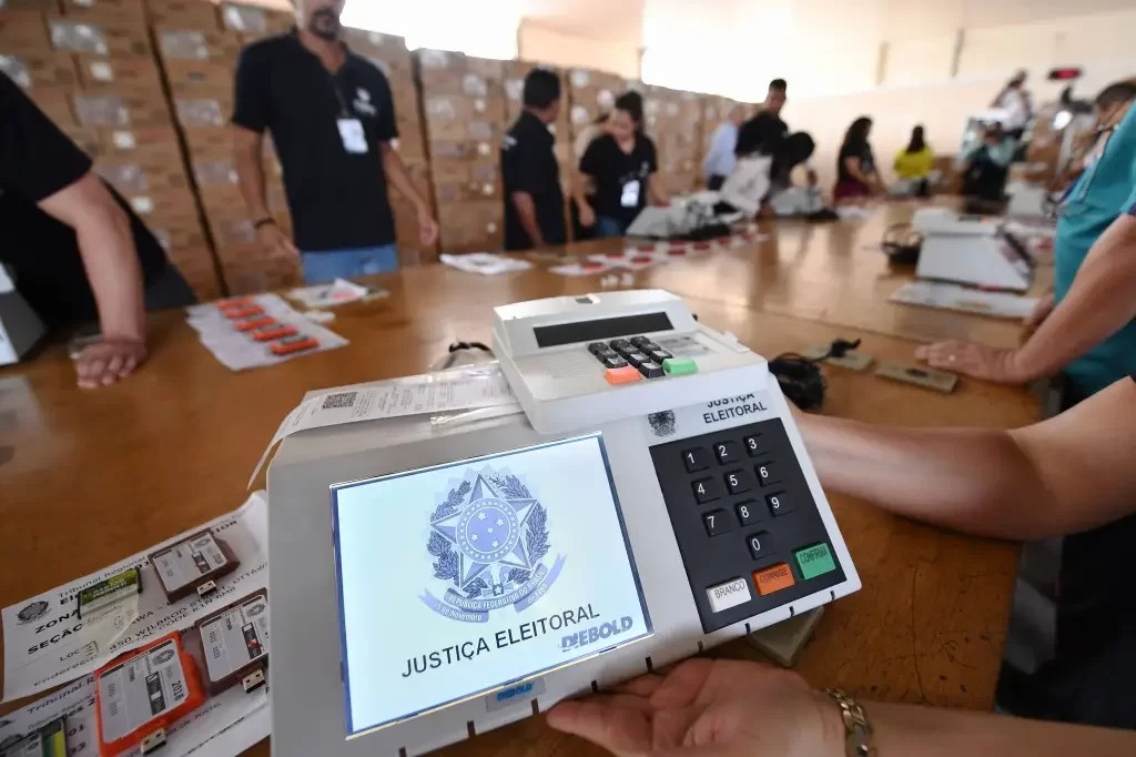 Relatório sobre urnas só sairá após resultado do 2˚ turno, diz Ministério da Defesa