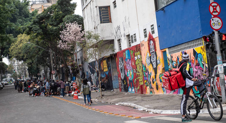 Polícia e Ministério Público fazem operação para prender 24 suspeitos de tráfico