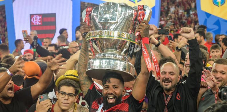 Com Copa do Brasil, Flamengo dispara como maior campeão no século; veja lista