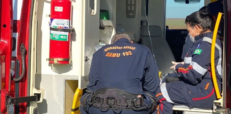 Homem é levado para mata, acaba sendo torturado e cortado com vários golpes de facão; cenas fortes