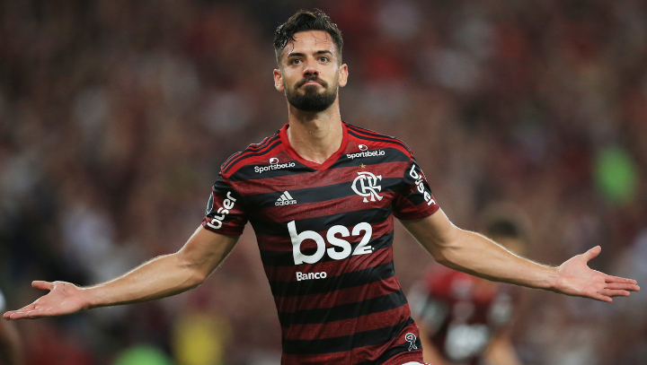 Ex-jogador do Flamengo é esfaqueado na Itália