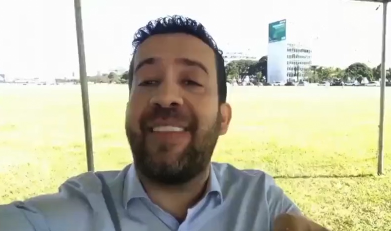 Antes de receber ‘o Pix do PT’, Andre Janones elogiava o governo Bolsonaro: ‘acabou com a mamata’; veja vídeo