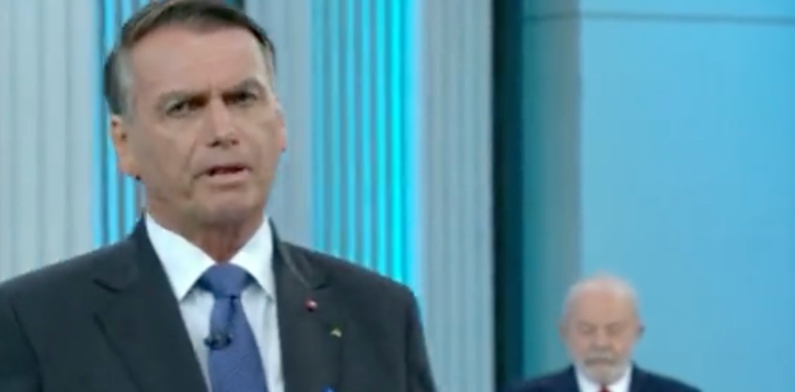 Bolsonaro chama Lula de “descondenado” e ironiza: “Só se foi absolvido pelo Bonner”; veja vídeo