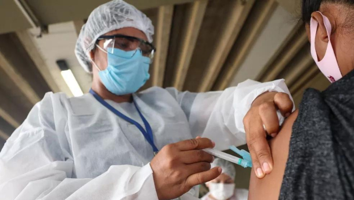 Prefeitura oferta vacinas contra a Covid-19 neste sábado (29), em Manaus