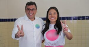 “Fizemos uma campanha limpa e propositiva”, diz Wilson Lima ao lado da primeira-dama após votação no 2º turno