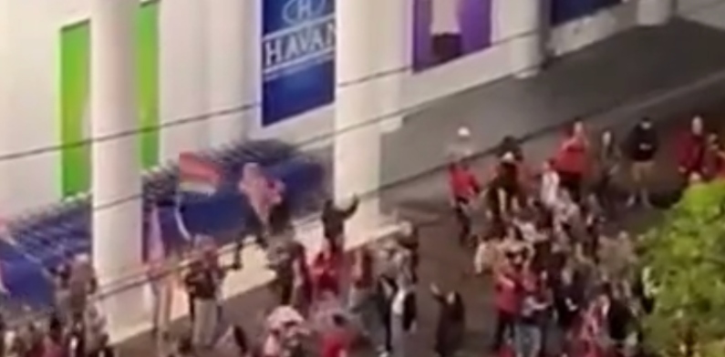 Urgente: petistas invadem loja da Havan em protesto contra empresário apoiador de Bolsonaro; veja vídeo