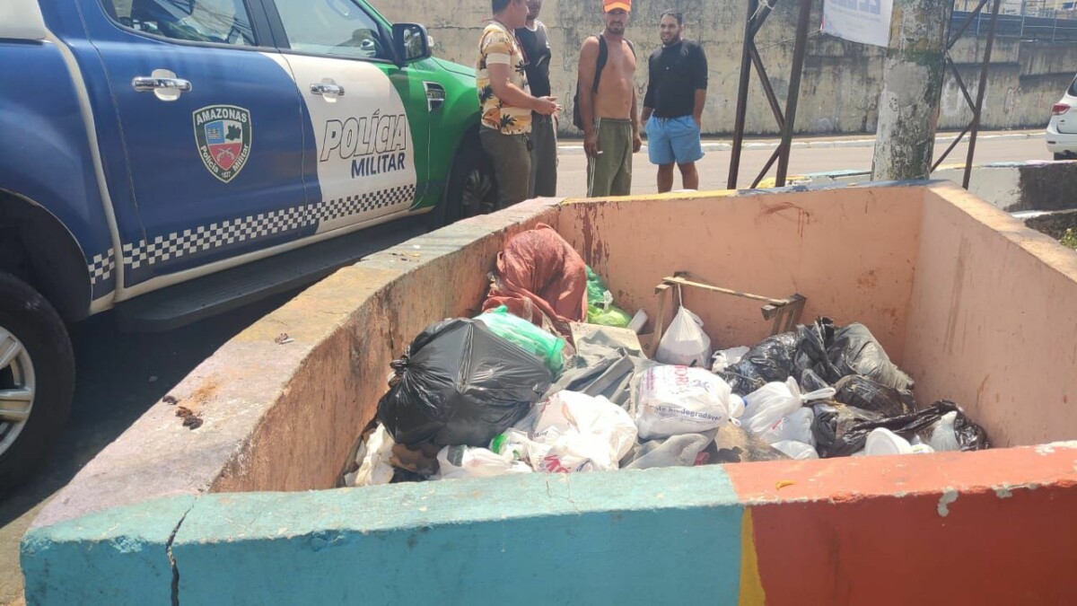 Urgente: dois corpos são encontrados dentro de lixeira no Centro de Manaus