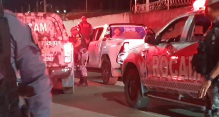 Militantes de Thiago Abrahim, filho do prefeito de Itacoatiara, são presos com drogas e ‘santinhos’