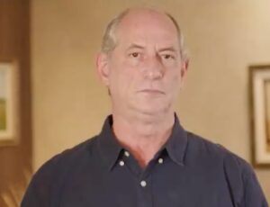 Com 'cara de enterro’, Ciro Gomes afirma que segue PDT, mas não menciona Lula e nem o PT; veja vídeo