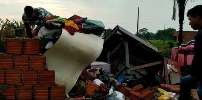 Bebê morre após ser arremessado a 25 metros de distância durante forte vendaval