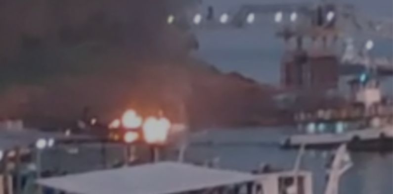 Balsa explode no porto de Itacoatiara e moradores procuram por feridos; veja vídeos