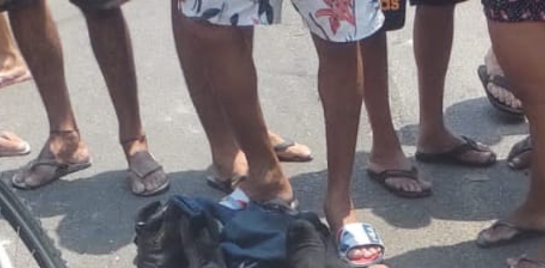 Assaltante é brutalmente espancado após roubar e tentar matar jovem de 17 anos em Petrópolis