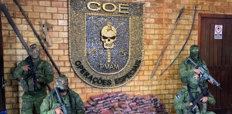 Drogas vindas da Colômbia são encontradas enterradas em ilha no Amazonas