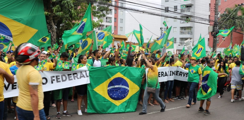Após pedido de Bolsonaro, bloqueios de rodovias caem para 86 em 11 Estados no início desta quinta