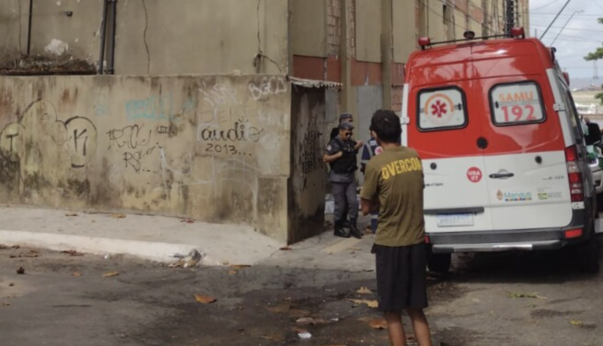 Urgente: Buiu morre eletrocutado no Centro de Manaus; veja imagens