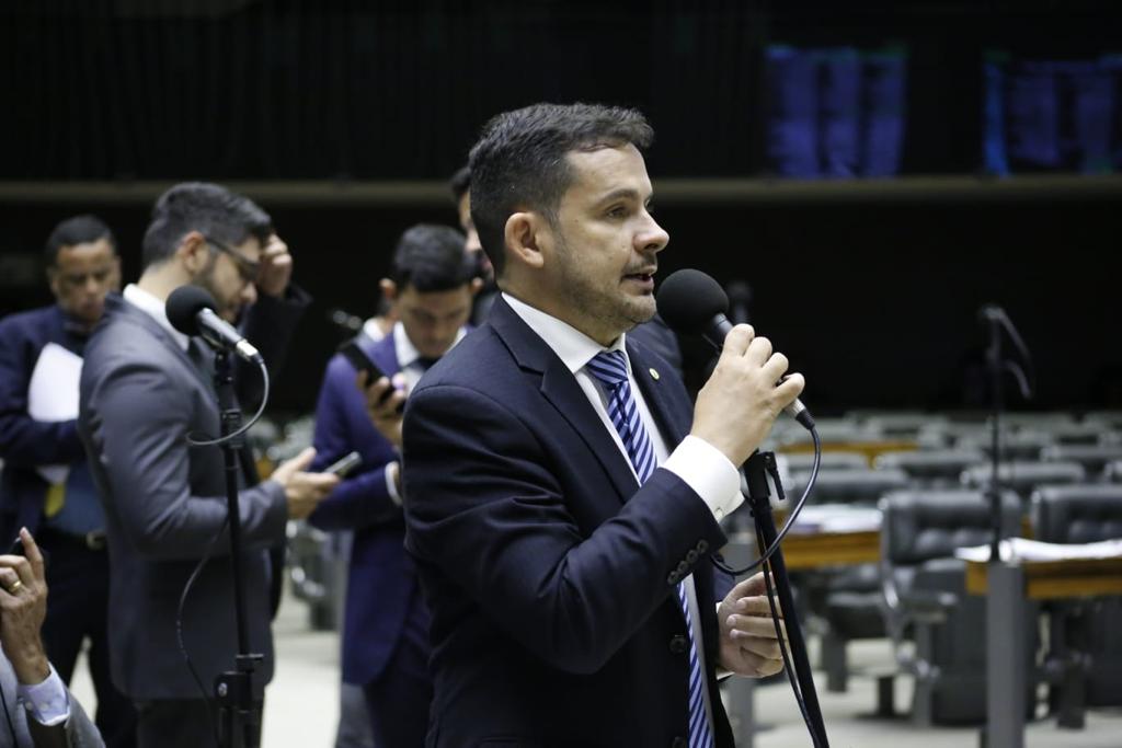 Capitão Alberto Neto cria PL que sugere a isentar os policiais militares do pagamento de custas judiciais