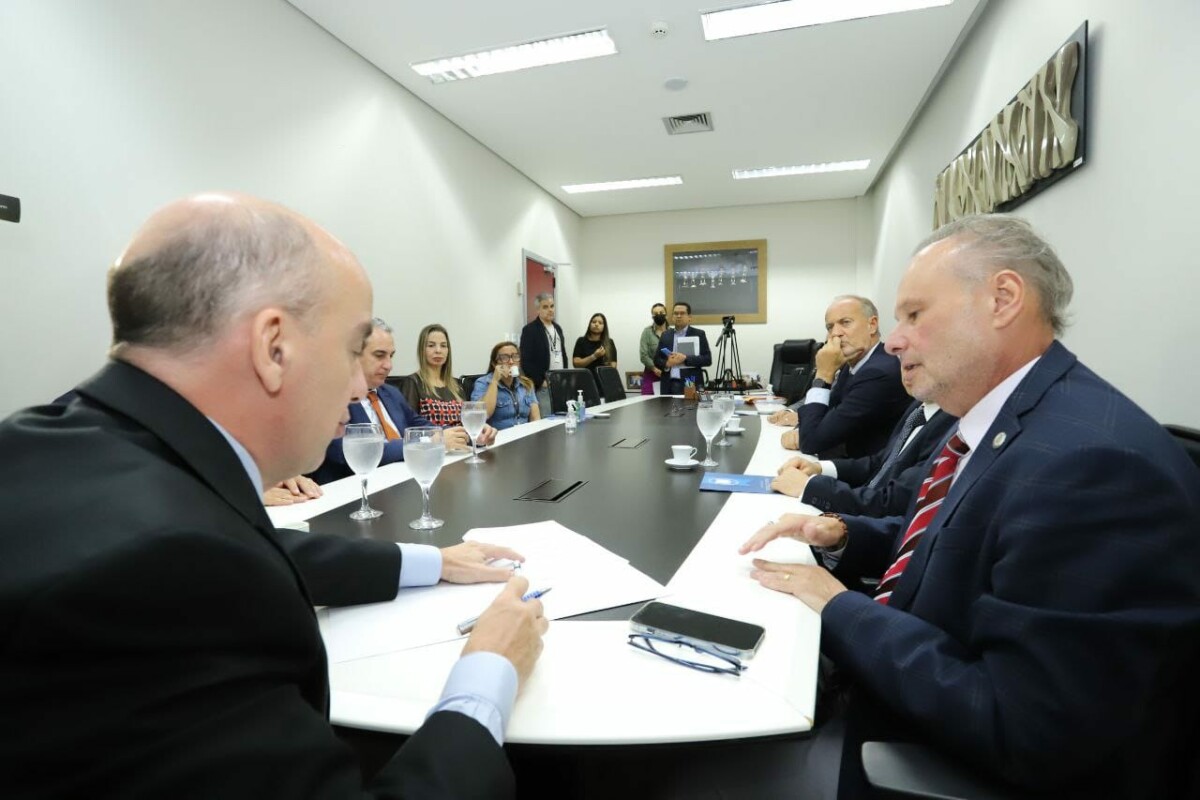 Escola de Contas do TCE-AM irá oferecer cursos de pós-graduação  em Relações Institucionais e Compliance