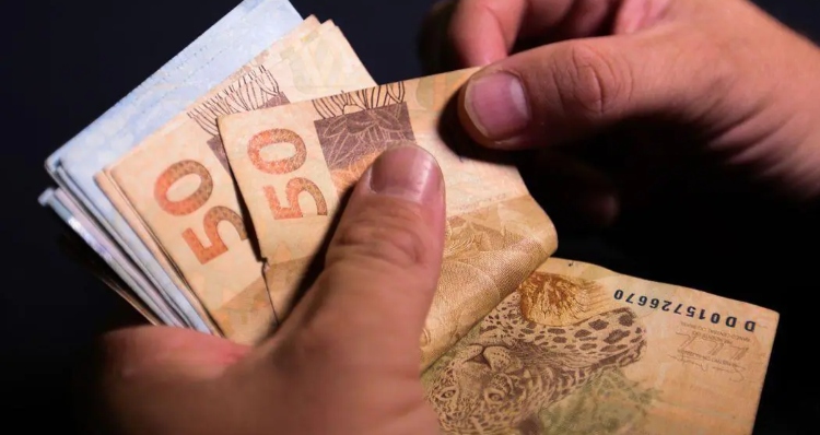 Beneficiários com NIS de final 8 recebem Auxílio Brasil nesta quarta-feira
