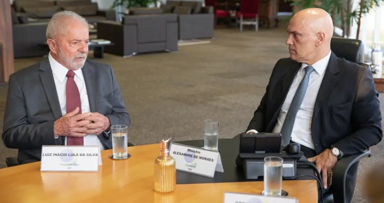Durante encontro, Alexandre de Moraes pede a Lula projeto para “regulamentar as plataformas digitais”