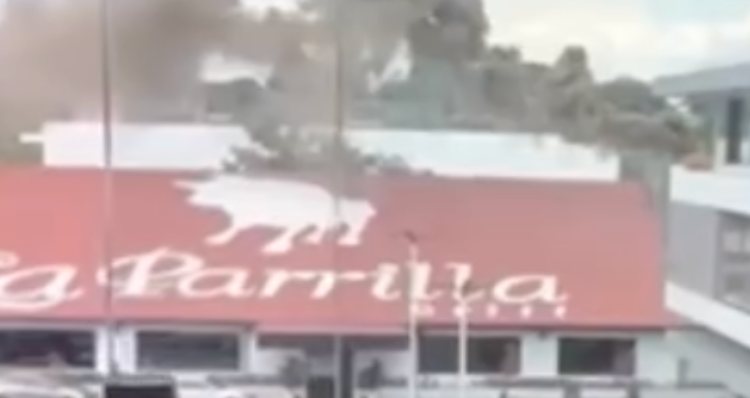 Princípio de incêndio no restaurante La Parrila causa tumulto e gritaria entre clientes e funcionários; veja vídeos
