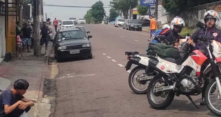 Após noite de ‘bagaceira’, briga entre mulheres bêbadas termina com uma esfaqueada no Centro; veja vídeo