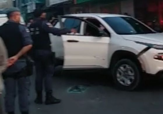 Urgente: casal é ex3cutado dentro de carro no Jorge Teixeira; imagens fortes
