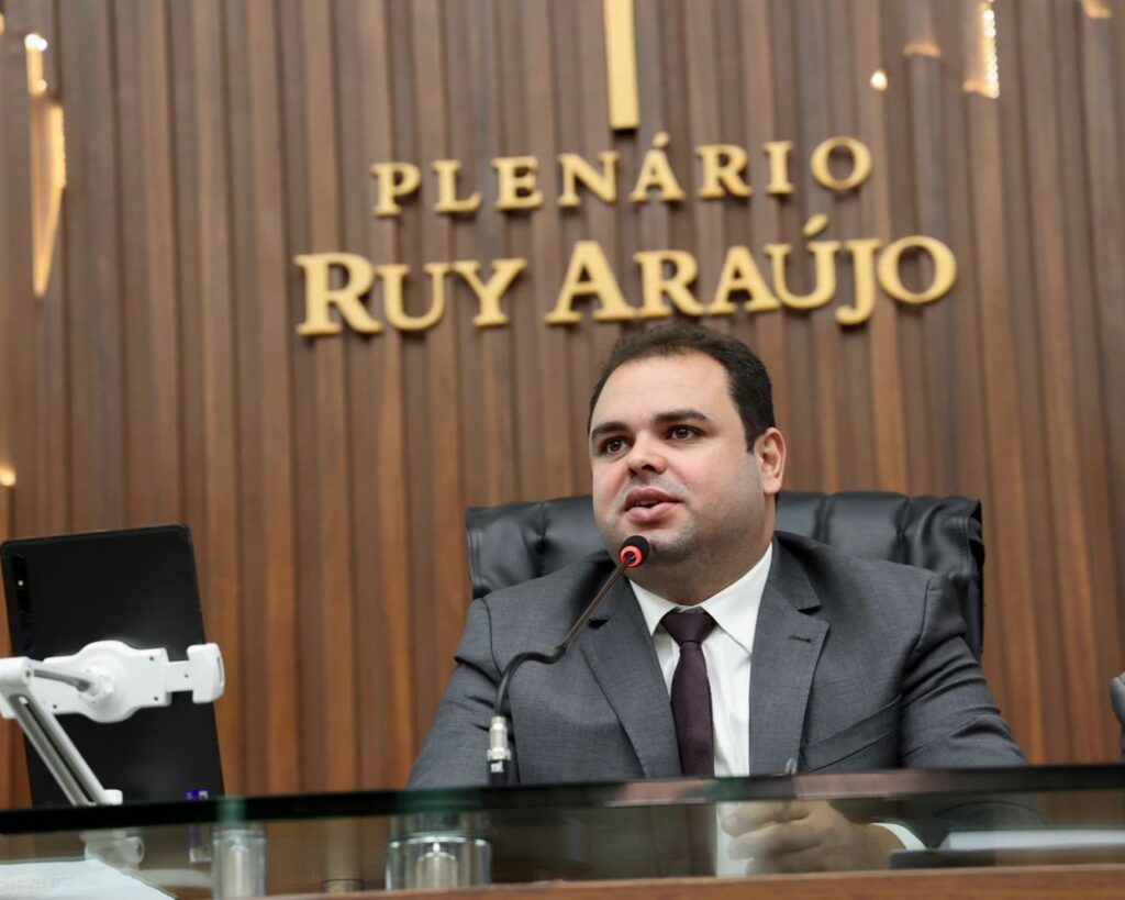 No Dia da Consciência Negra, deputado Roberto Cidade relembra lei de sua autoria que combate racismo nas escolas