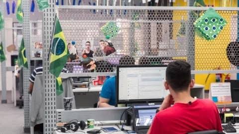 Folga em dia de jogo do Brasil? Confira como pode funcionar o expediente na Copa do Mundo