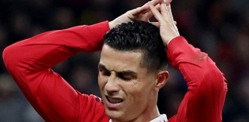 Manchester United anuncia saída do atacante Cristiano Ronaldo