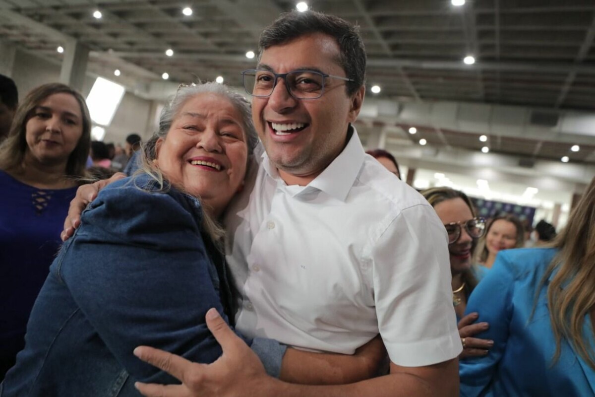 Wilson Lima anuncia pagamento do 14º salário para educadores de escolas que superaram metas no Ideb