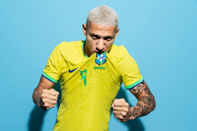 Richarlison, o novo camisa 9, faz os primeiros gols do Brasil na Copa do Mundo