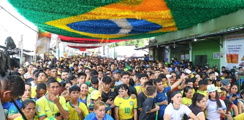 Morro da Liberdade transmite estreia do Brasil na Copa do Mundo para mais de 10 mil torcedores