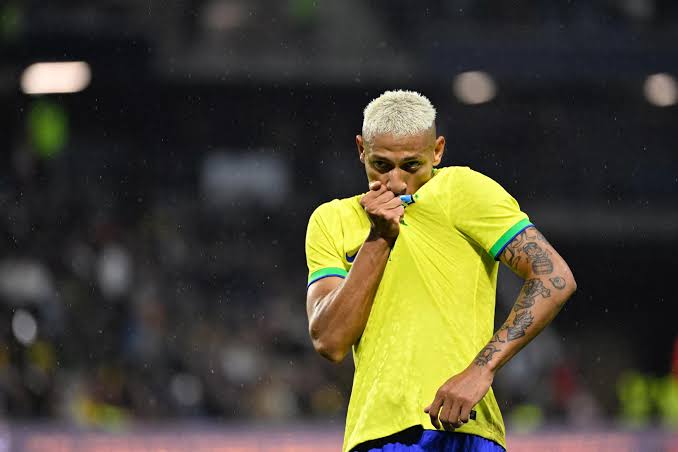 Craque dentro e fora do campo: Richarlison ajudou Manaus durante pandemia da Covid-19