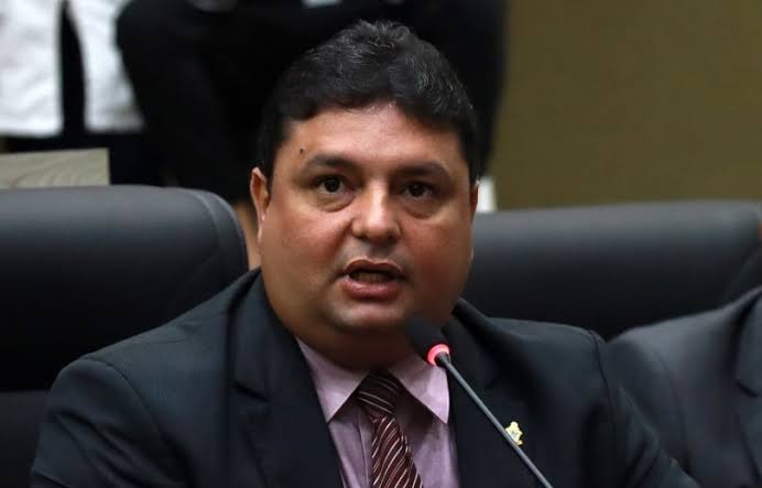 Apontado como favorito, Caio André recebe apoio do União Brasil para presidência da CMM