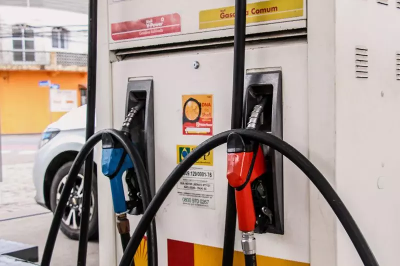 Gasolina deve ficar mais barata a partir desta quarta-feira (7) 