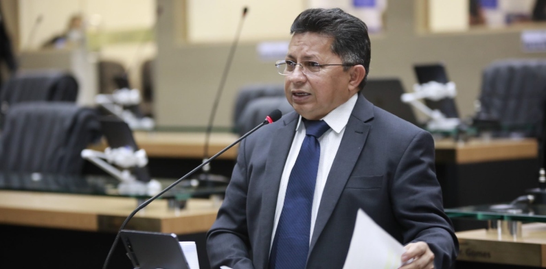 TRE condena deputado Sinésio Campos a devolver mais de R$ 220 mil para os cofres públicos do AM
