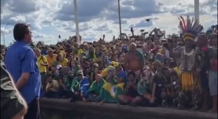 Índios e patriotas pedem socorro contra corrupção do PT e dizem para Bolsonaro: “estamos com você”